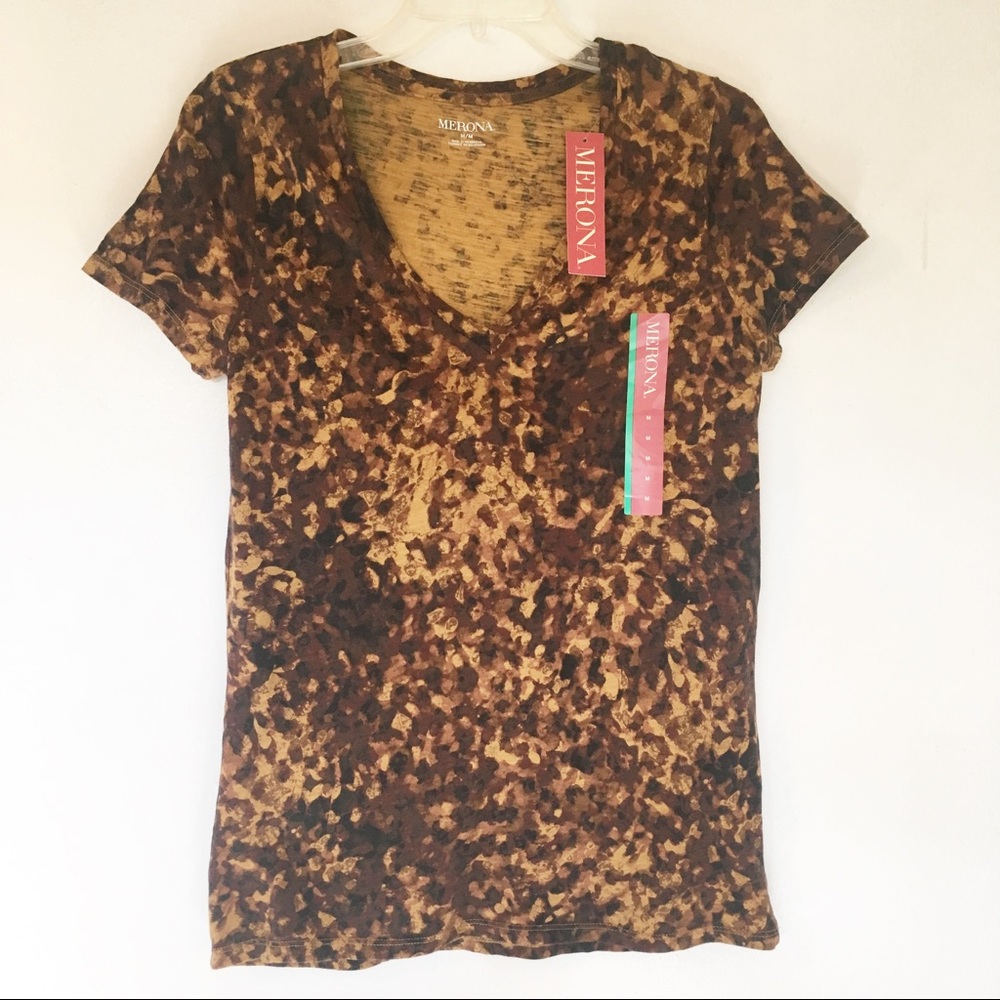 NWT Leopard Print V Neck Tee M